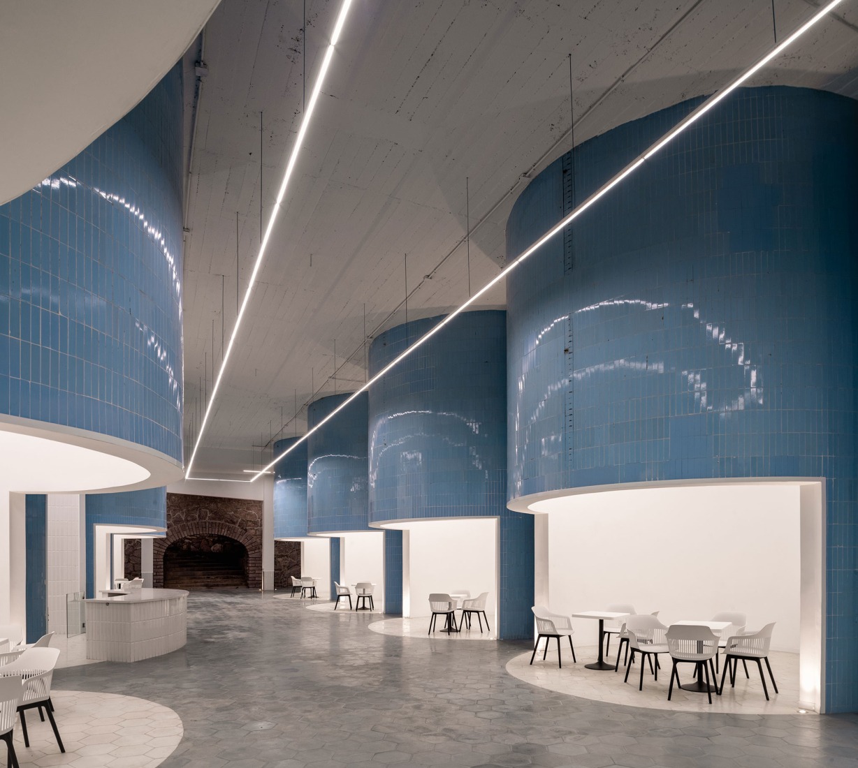 «Cafetería Hundida» por Jonathan Corral Arquitectos. Fotografía por Paco Álvarez y Eli Román.