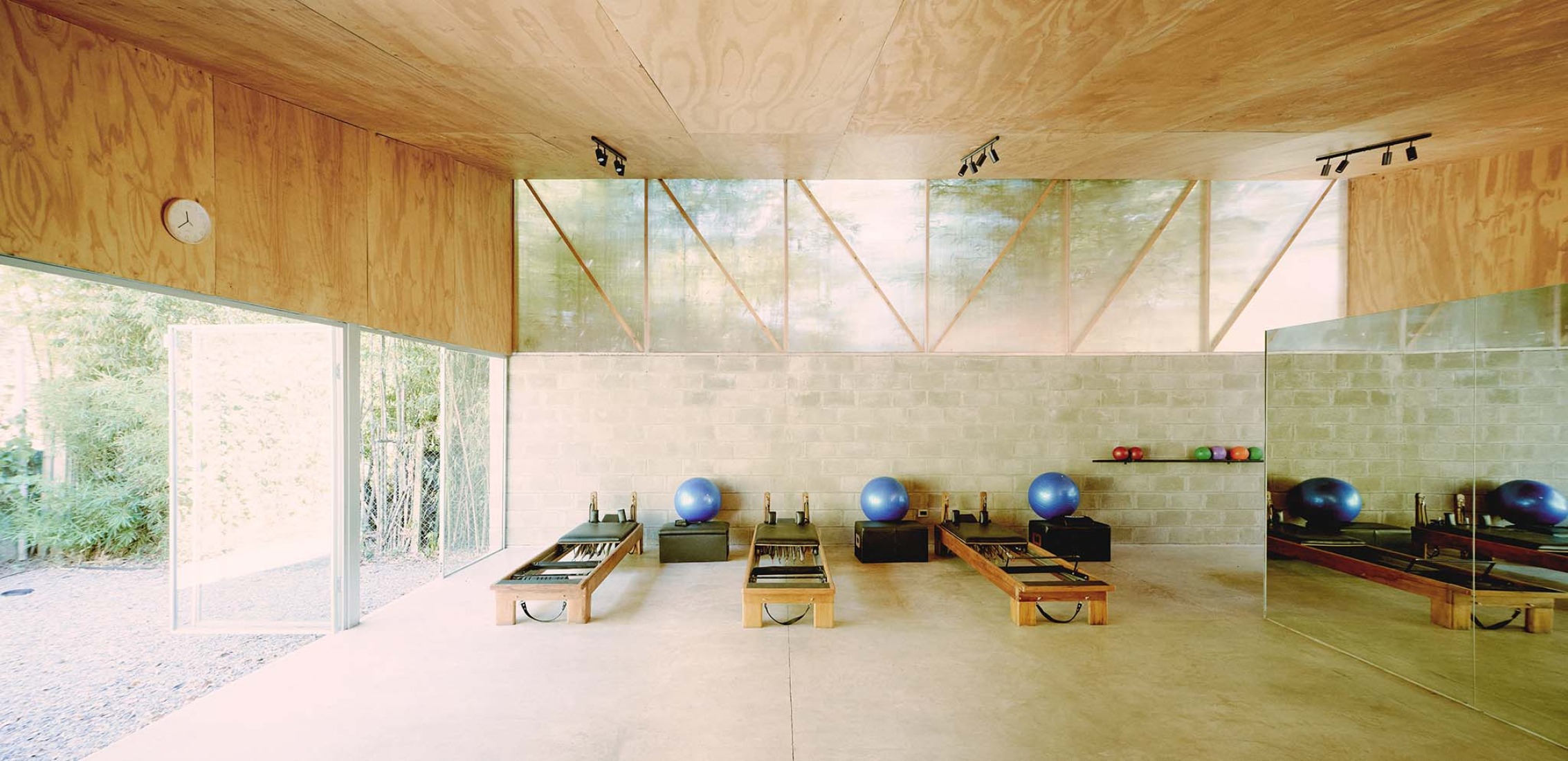 Pabellón de Pilates por Juan Bechini. Fotografía por Agustin Calvetti.