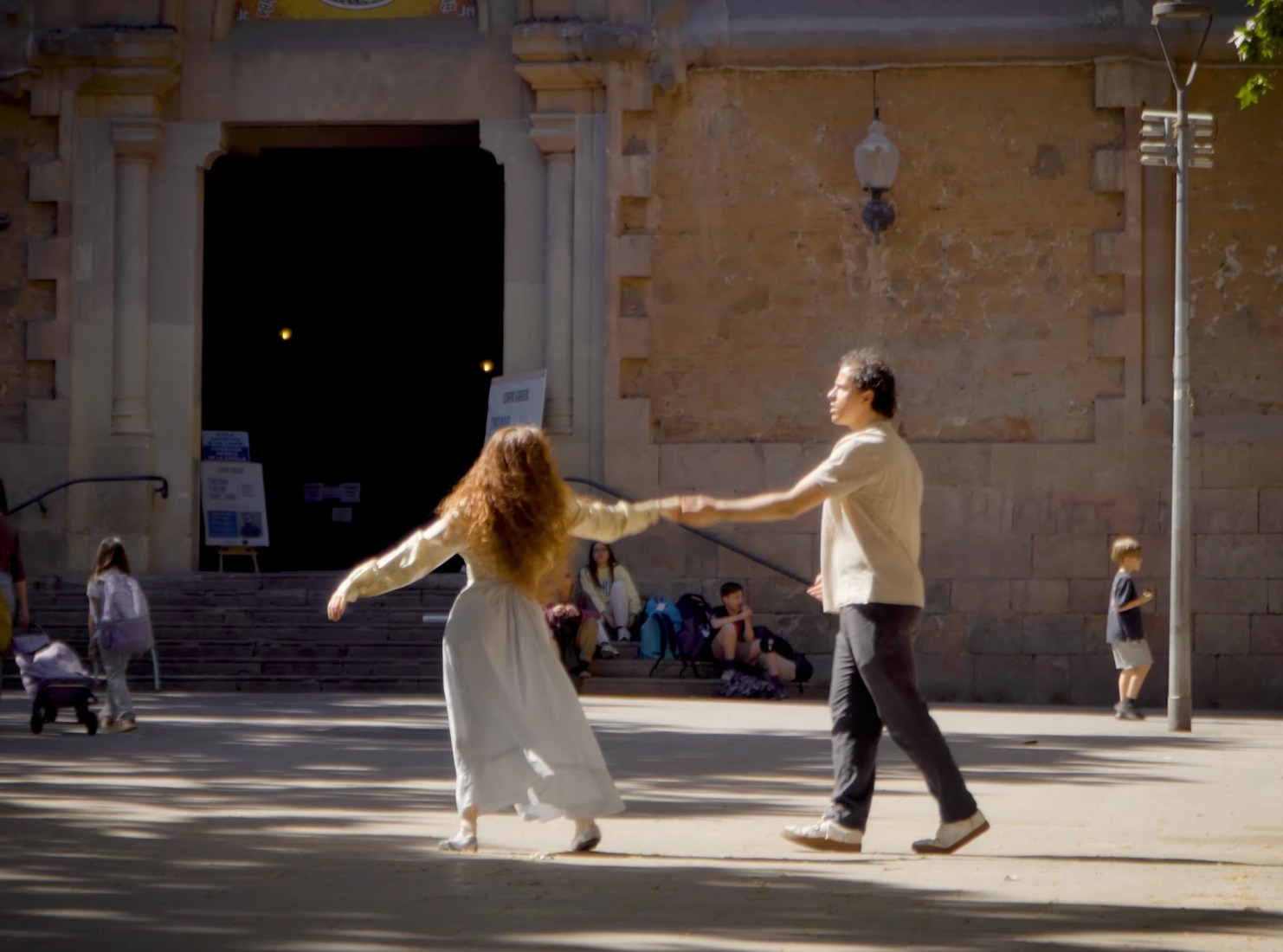 «Waltz Romance» por Leon Guallart. 