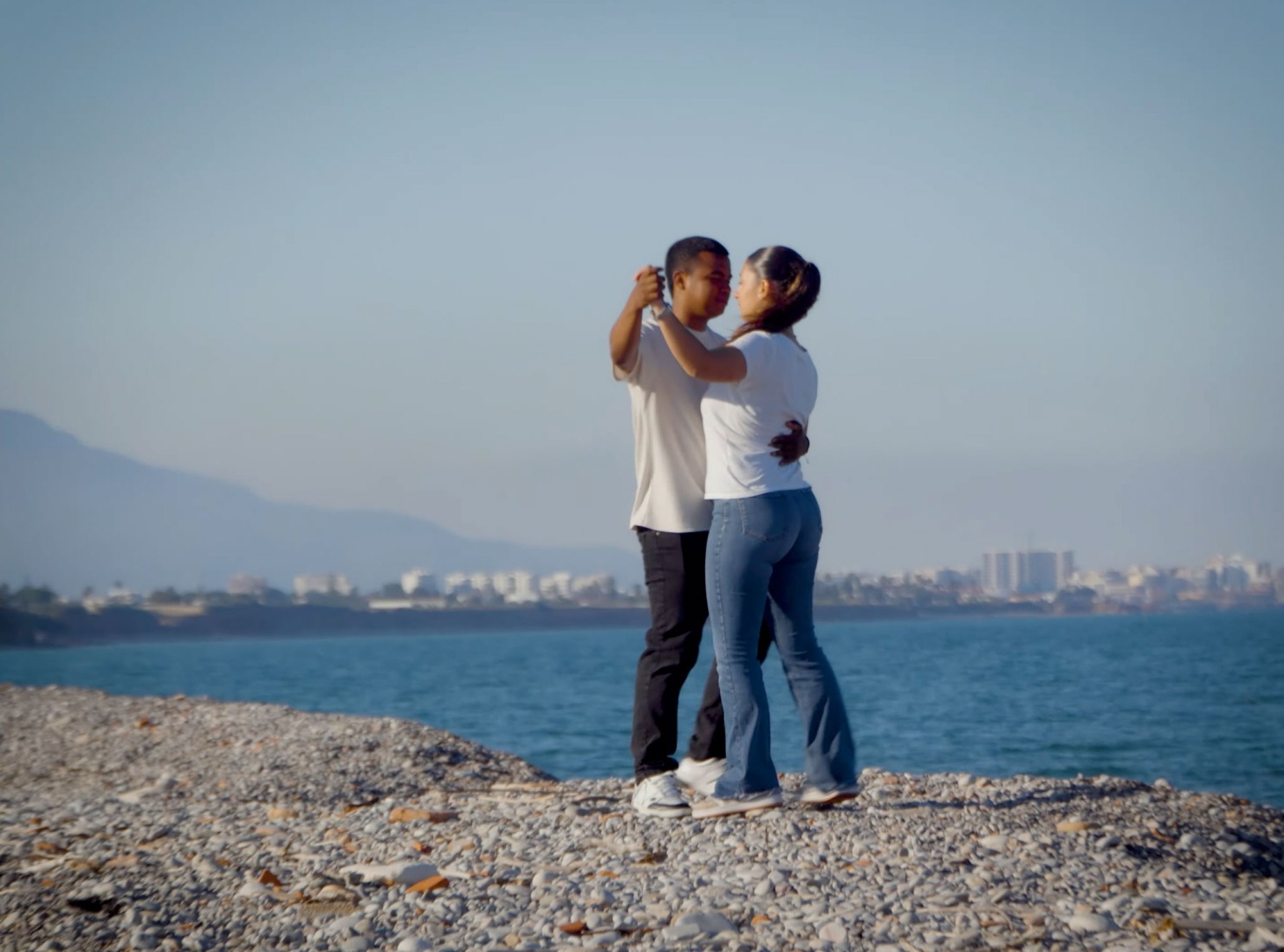 «Waltz Romance» por Leon Guallart. 
