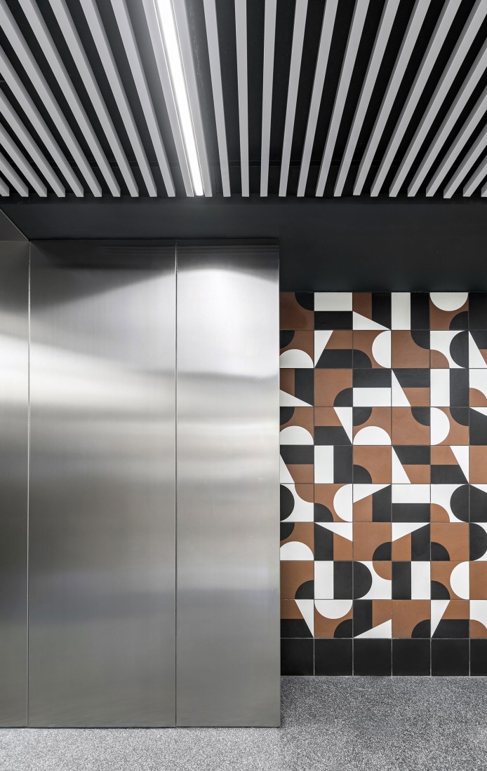 Northwest Regional Hospital Extension by lópez+aroca arquitectura. Photograph by Pedro Noguera.