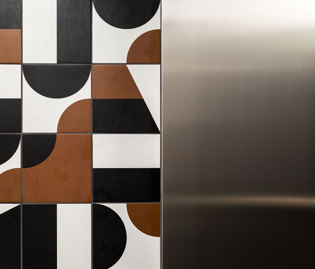 Northwest Regional Hospital Extension by lópez+aroca arquitectura. Photograph by Pedro Noguera.