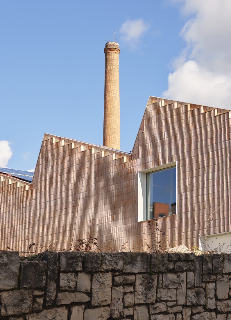Multifunctional equipment for Can Comadran by Mestres Wåge Arquitectes. Photograph by José Hevia.