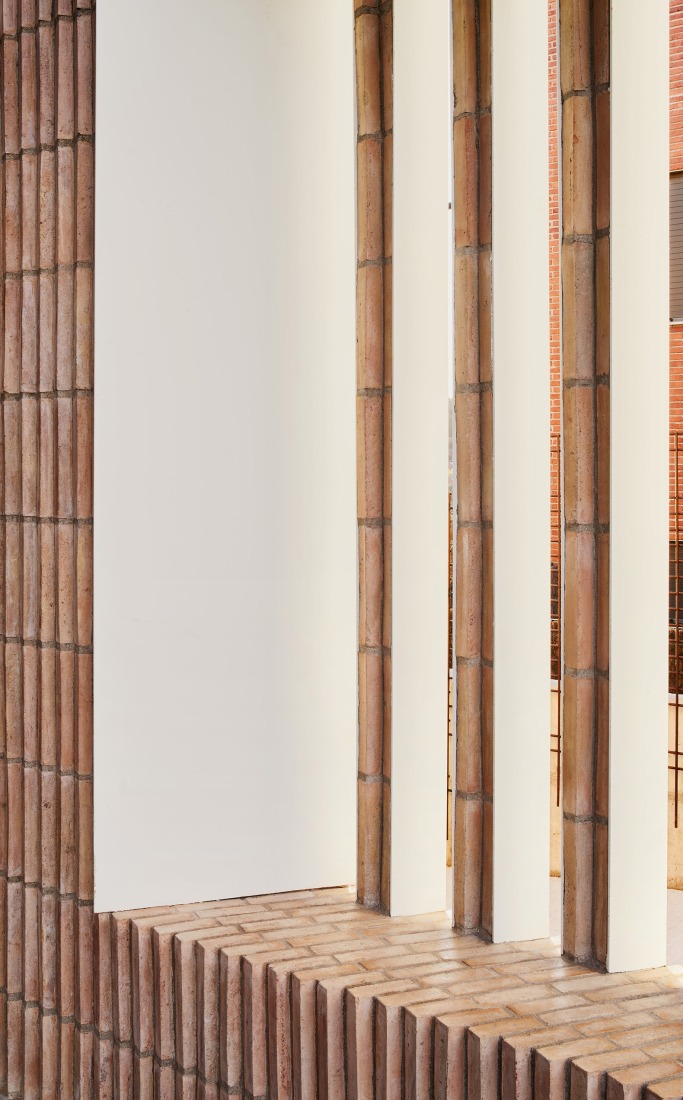 Multifunctional equipment for Can Comadran by Mestres Wåge Arquitectes. Photograph by José Hevia.