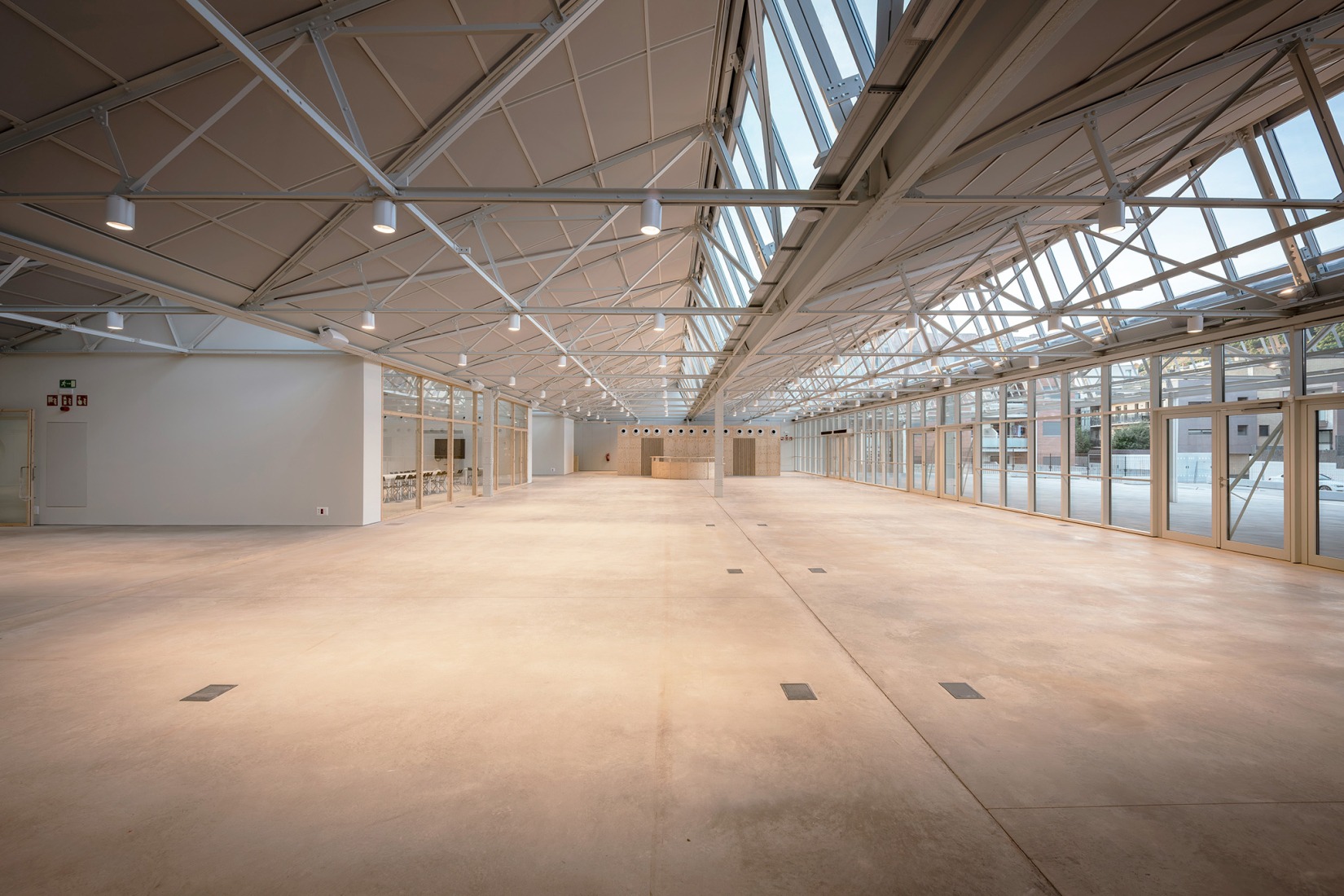 Multifunctional equipment for Can Comadran by Mestres Wåge Arquitectes. Photograph by José Hevia.