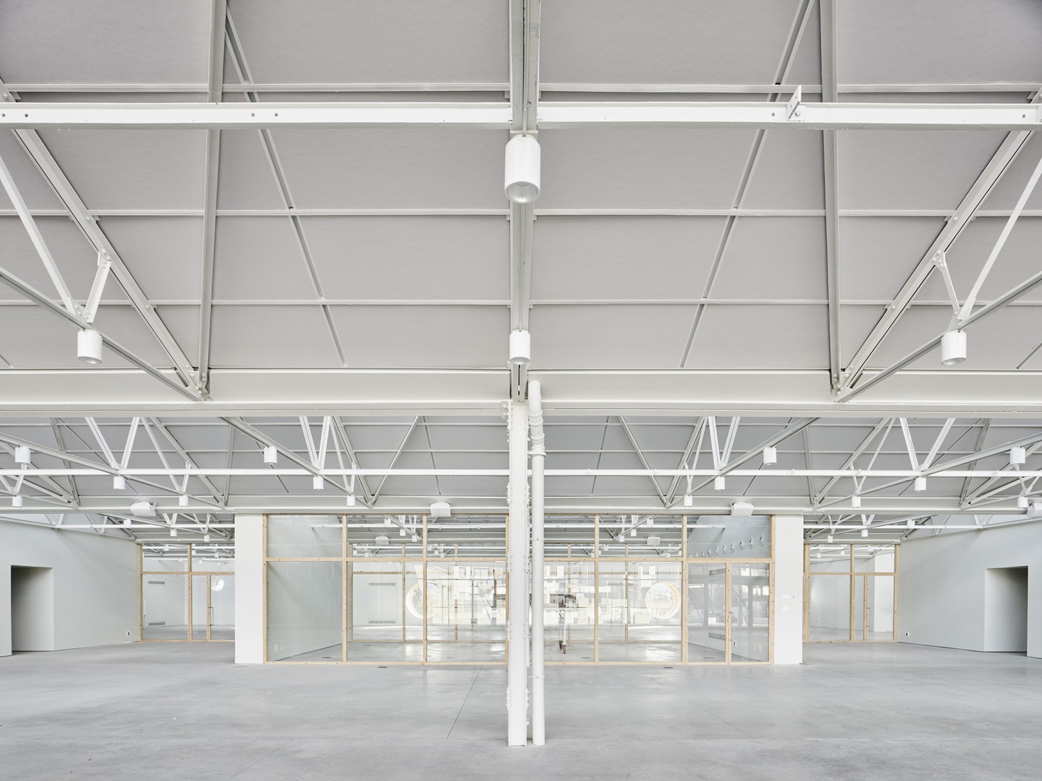 Multifunctional equipment for Can Comadran by Mestres Wåge Arquitectes. Photograph by José Hevia.