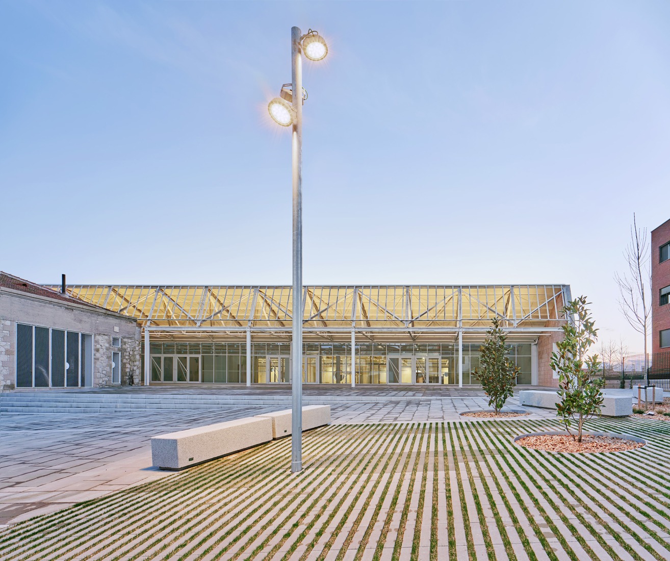 Multifunctional equipment for Can Comadran by Mestres Wåge Arquitectes. Photograph by José Hevia.