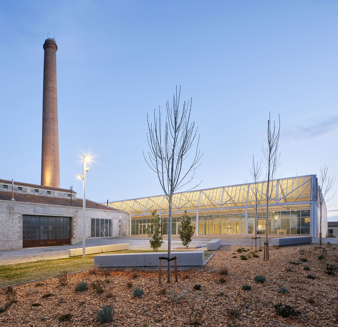 Multifunctional equipment for Can Comadran by Mestres Wåge Arquitectes. Photograph by José Hevia.