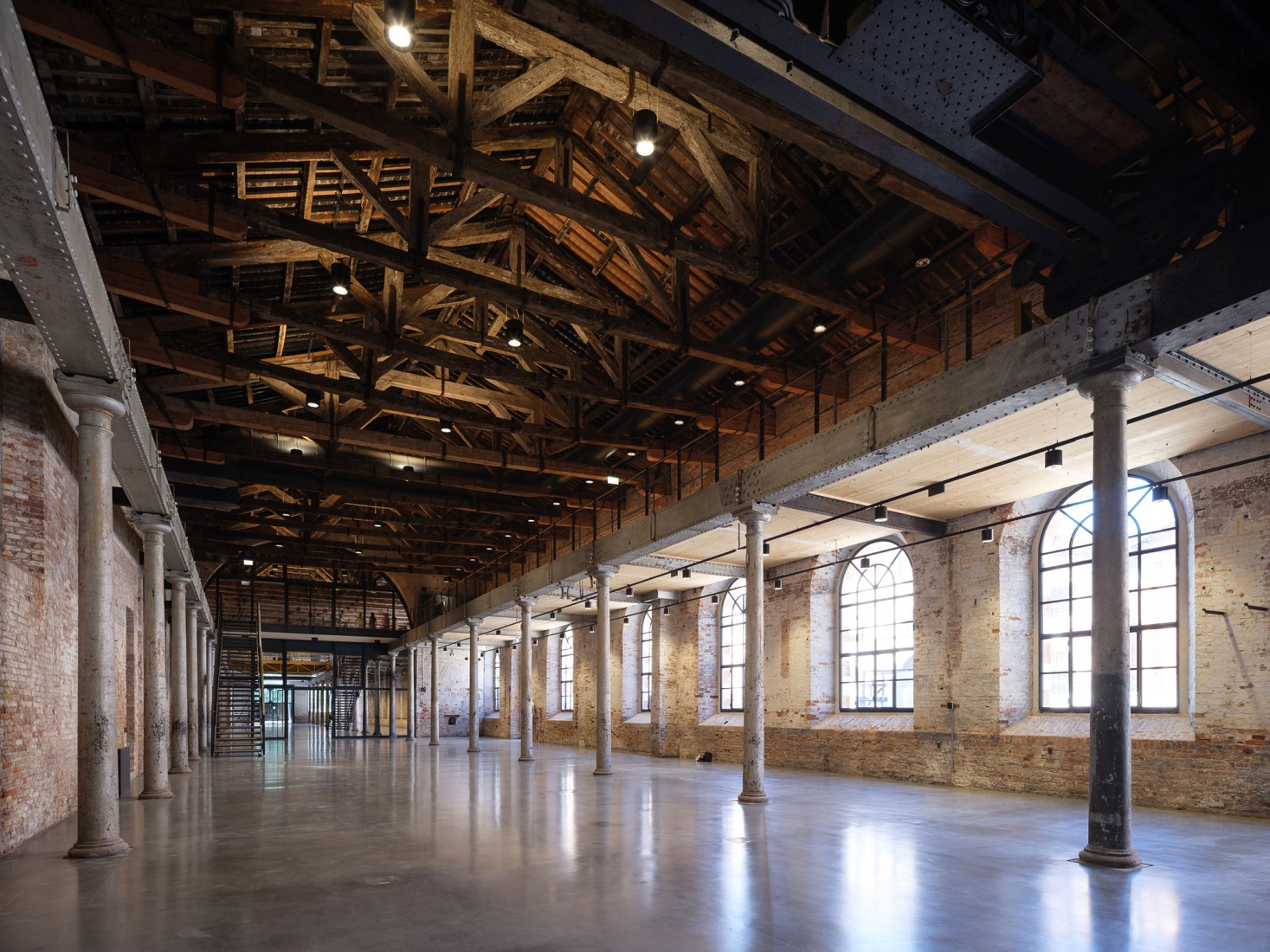 Nuevo Archivo Histórico – Centro Internacional de Investigación sobre Arte Contemporáneo en el Arsenale. Fotografía de Andrea Avezzù. Cortesía de La Biennale di Venezia.