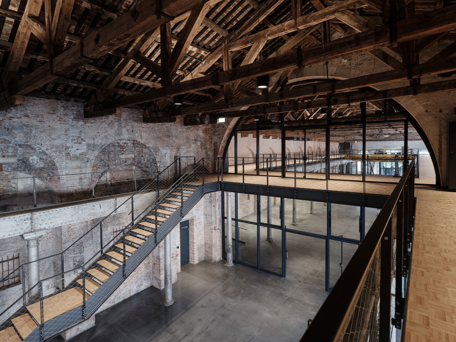 Nuevo Archivo Histórico – Centro Internacional de Investigación sobre Arte Contemporáneo en el Arsenale. Fotografía de Andrea Avezzù. Cortesía de La Biennale di Venezia.