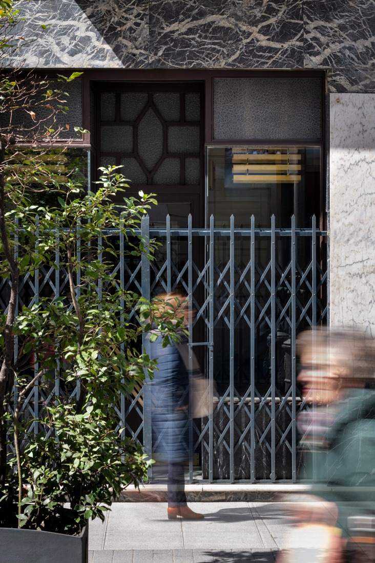 Former "Cuchillerías Blanco" premises renovation by Óscar Miguel Ares. Photography by Gabriel Gallegos Alonso.