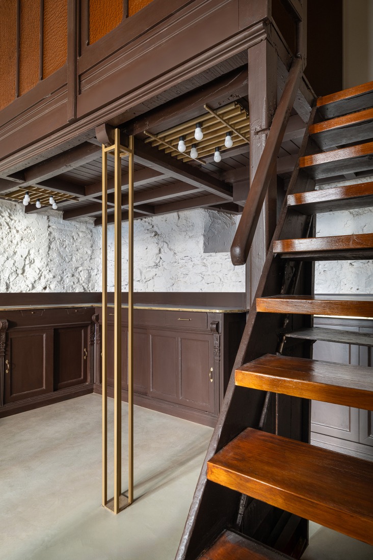 Former "Cuchillerías Blanco" premises renovation by Óscar Miguel Ares. Photography by Gabriel Gallegos Alonso.