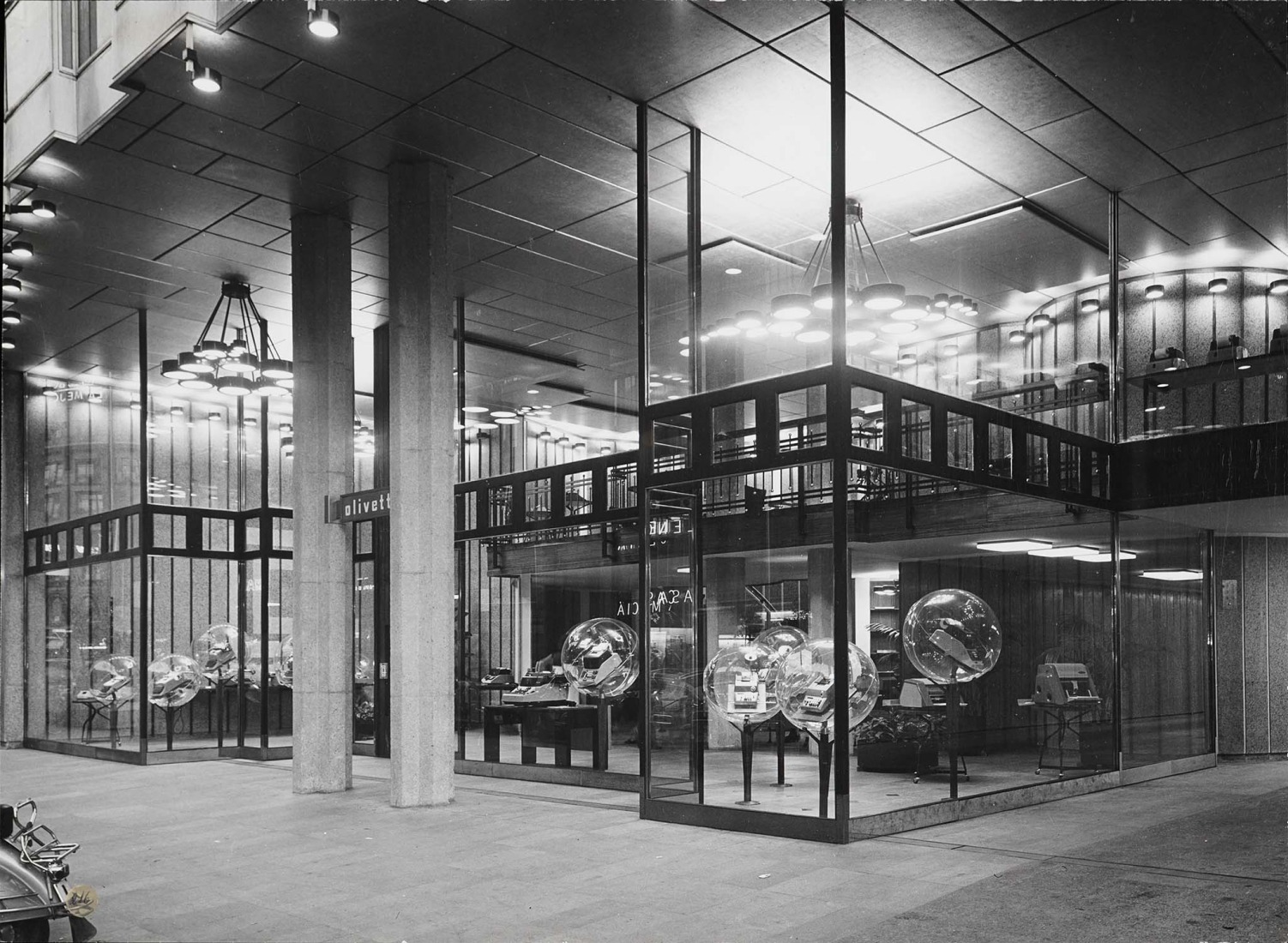 «Una arquitectura premiada. 125 años de premios» por Pau de Solà-Morales e Ignasi Bonet. Fotografía cortesía de ARQUIN-FAD.