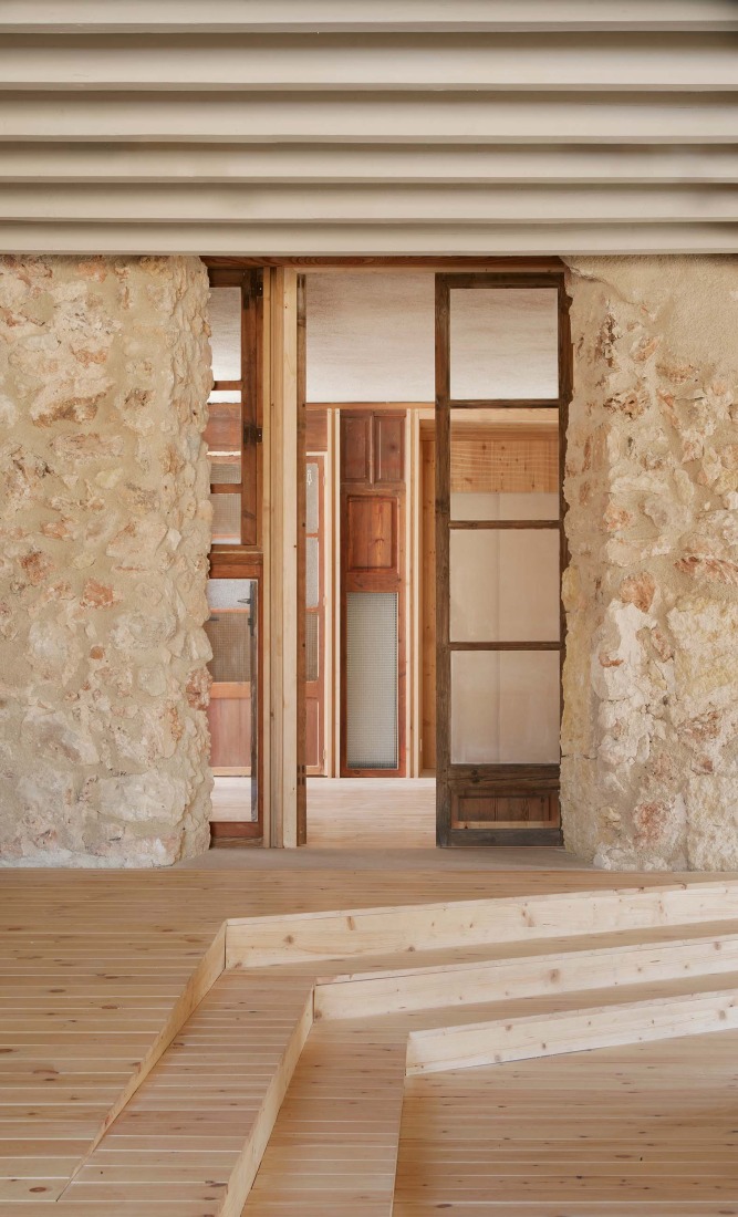 Vila Santa Eugenia House by Peris Toral + Aulets. Photograph by José Hevia.