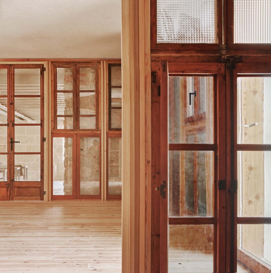 Vila Santa Eugenia House by Peris Toral + Aulets. Photograph by José Hevia.