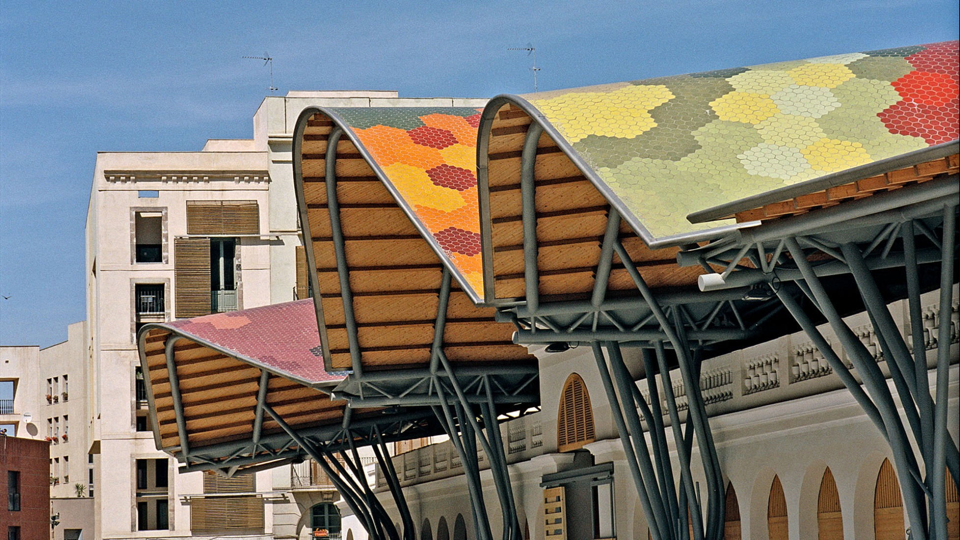 Rehabilitación del Mercado de Santa Caterina Market por EMBT. Fotografía por Alex Gaultier.