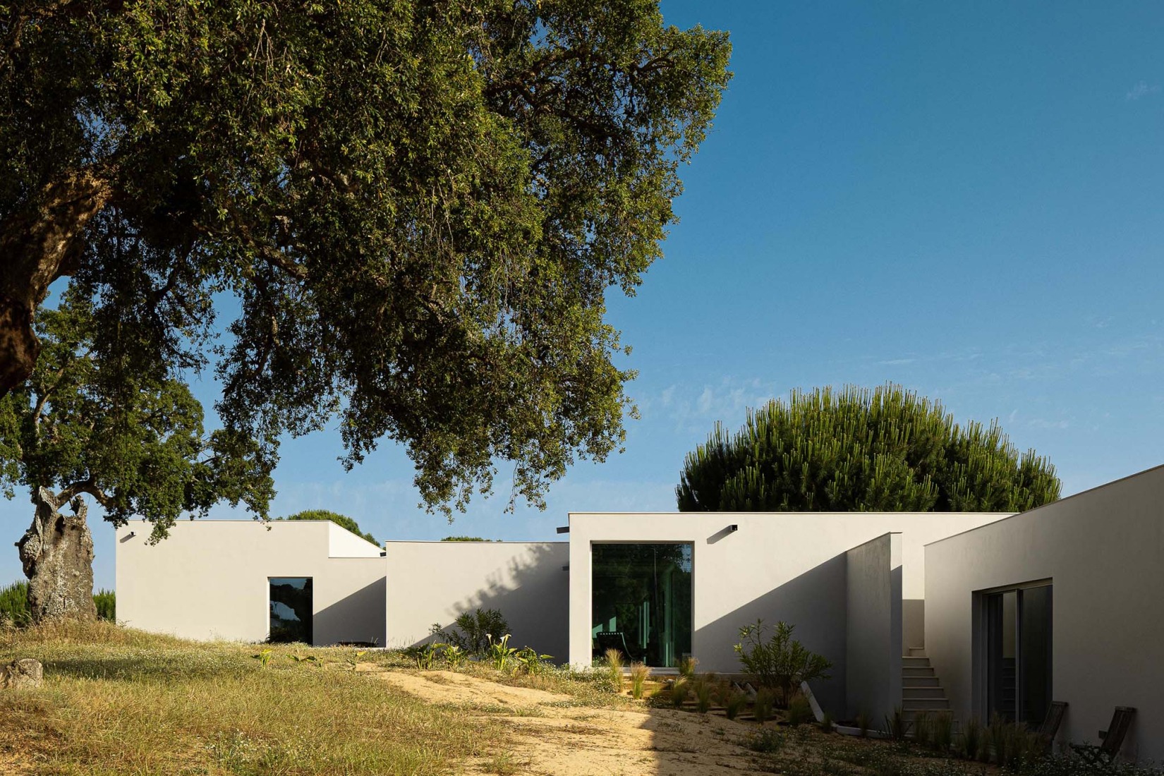 Casa M Ariane por Sabrab Architecture. Fotografía por Ivo Tavares Studio.