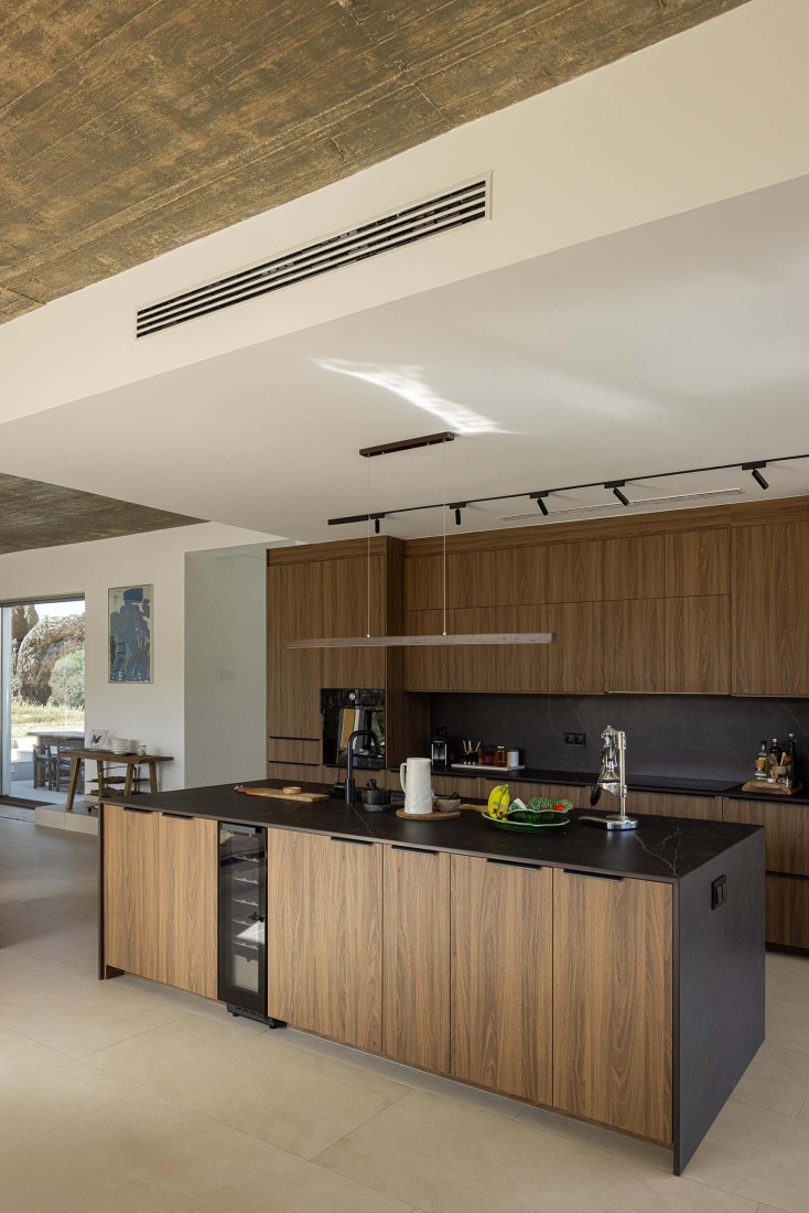 Casa M Ariane por Sabrab Architecture. Fotografía por Ivo Tavares Studio.