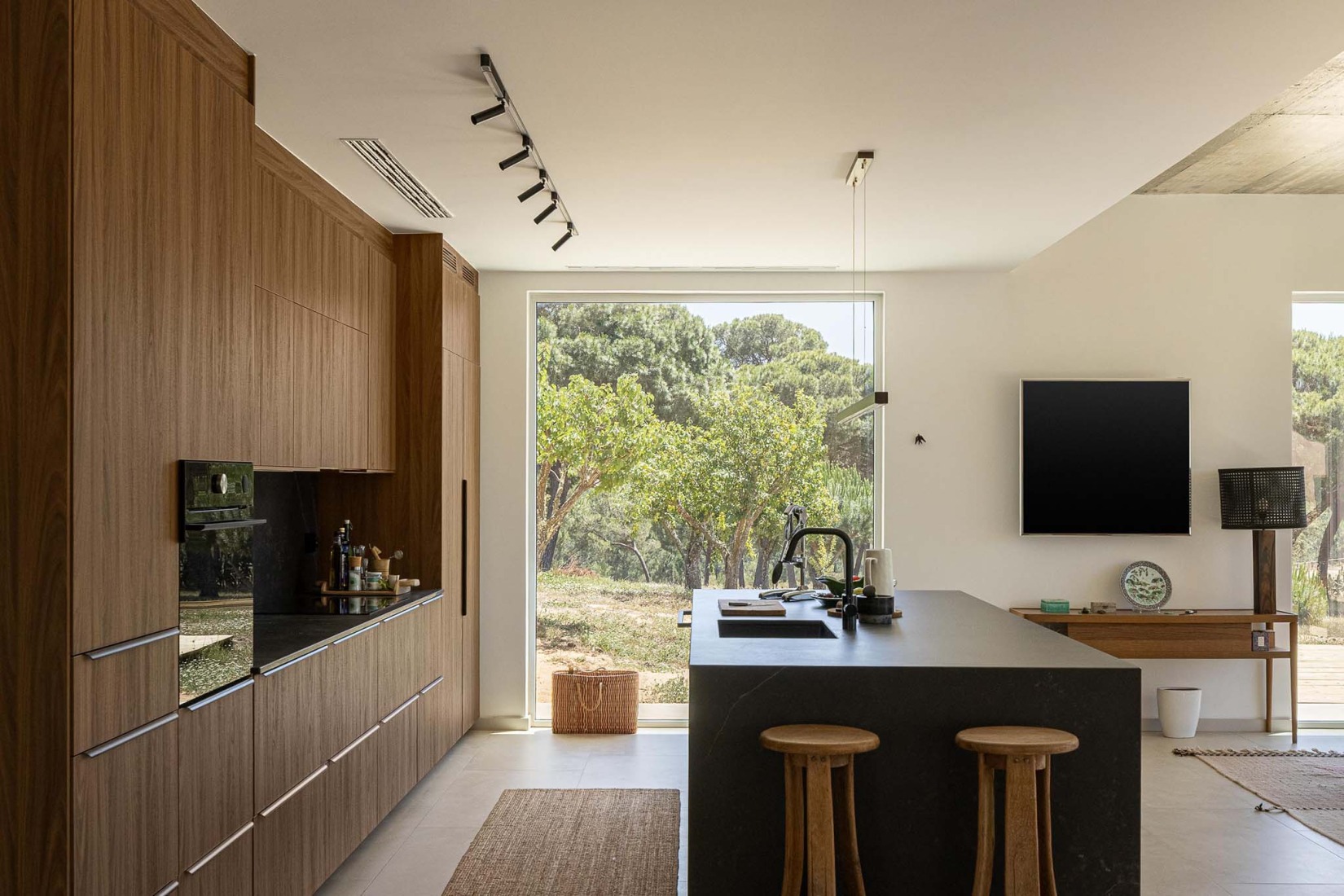 Casa M Ariane por Sabrab Architecture. Fotografía por Ivo Tavares Studio.