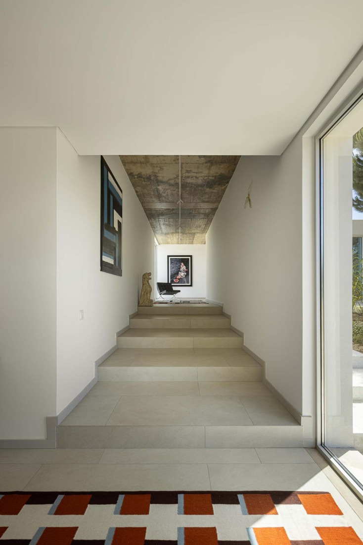 Casa M Ariane por Sabrab Architecture. Fotografía por Ivo Tavares Studio.