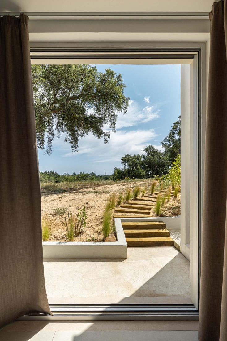 Casa M Ariane por Sabrab Architecture. Fotografía por Ivo Tavares Studio.