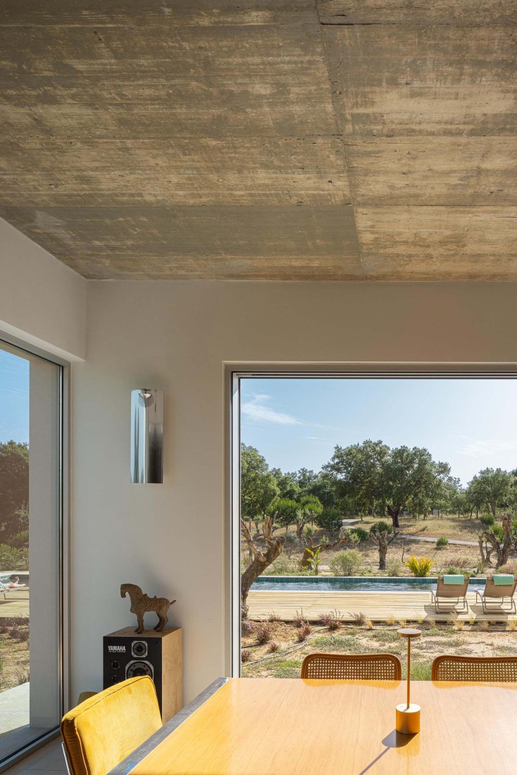 Casa M Ariane por Sabrab Architecture. Fotografía por Ivo Tavares Studio.