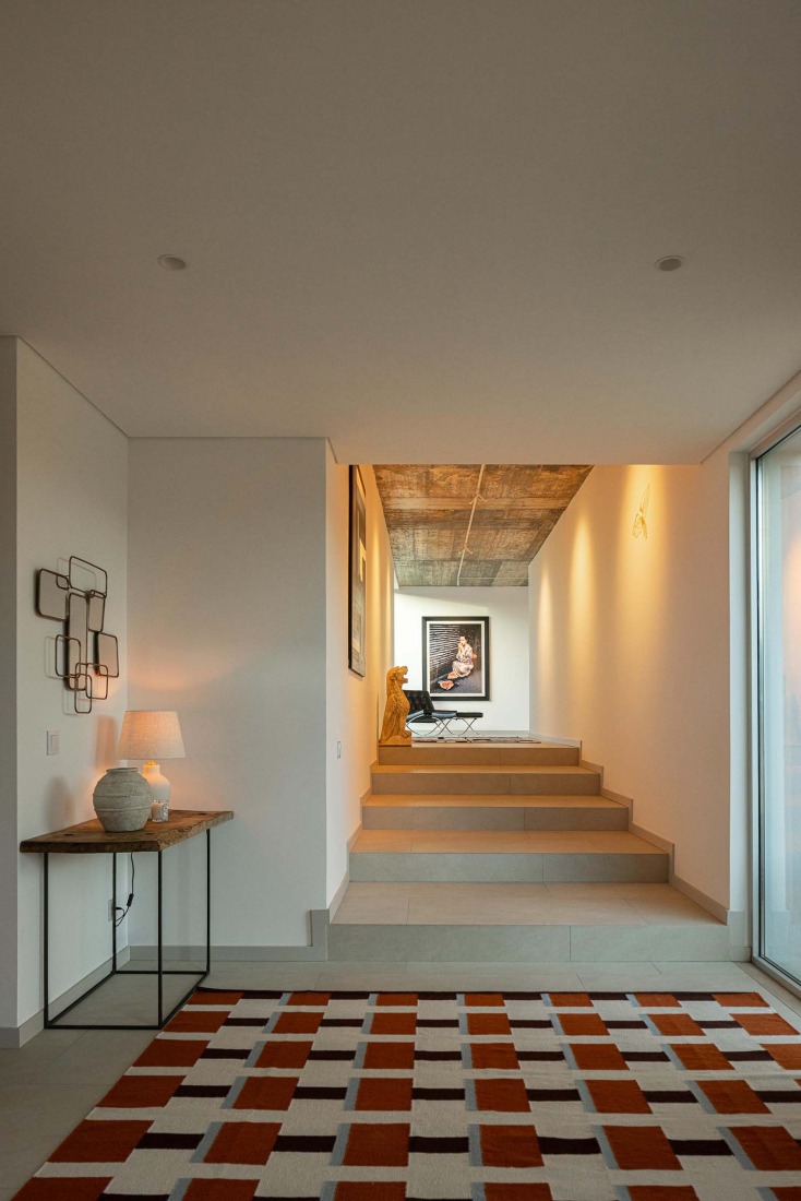 Casa M Ariane por Sabrab Architecture. Fotografía por Ivo Tavares Studio.
