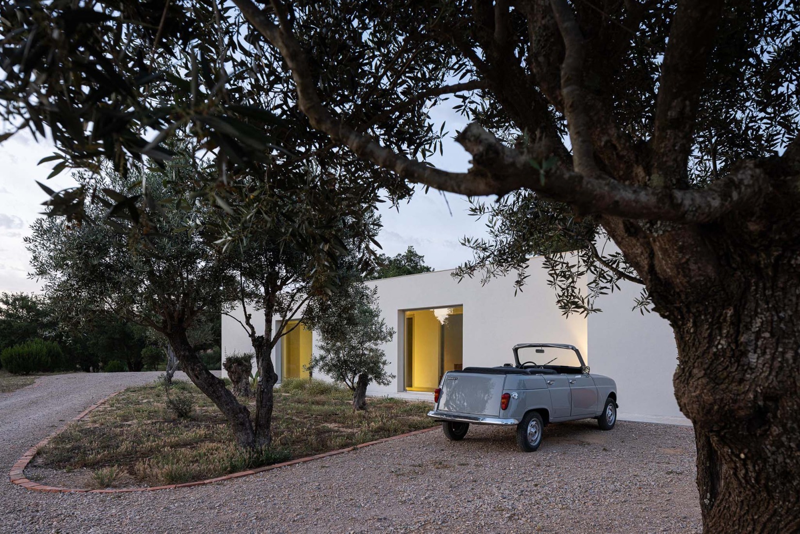 Casa M Ariane por Sabrab Architecture. Fotografía por Ivo Tavares Studio.