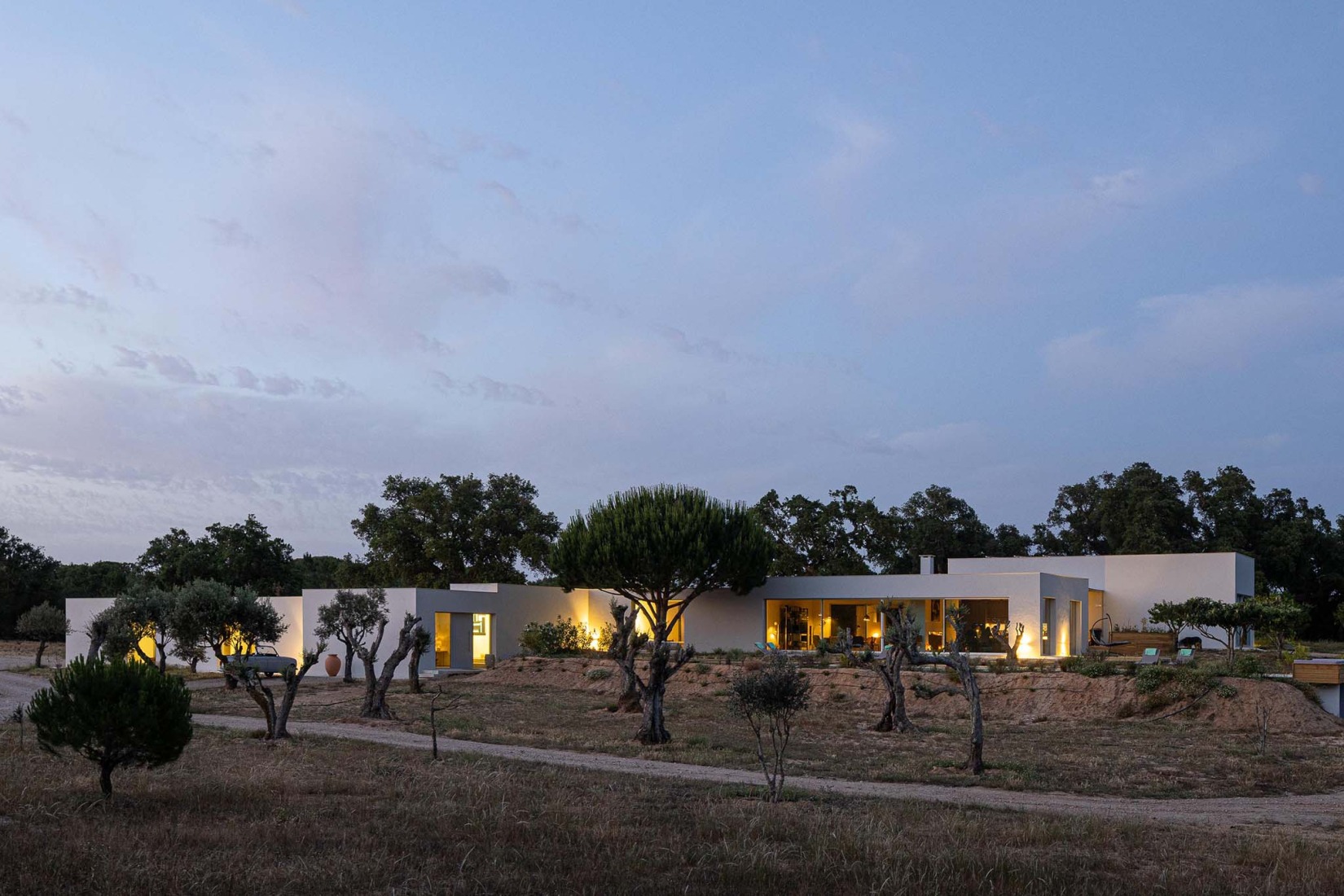 Casa M Ariane por Sabrab Architecture. Fotografía por Ivo Tavares Studio.