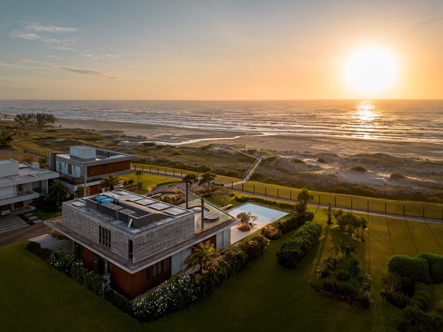 Maré House by Stemmer Rodrigues Arquitectura. Photograph by Gabriel Konrath.
