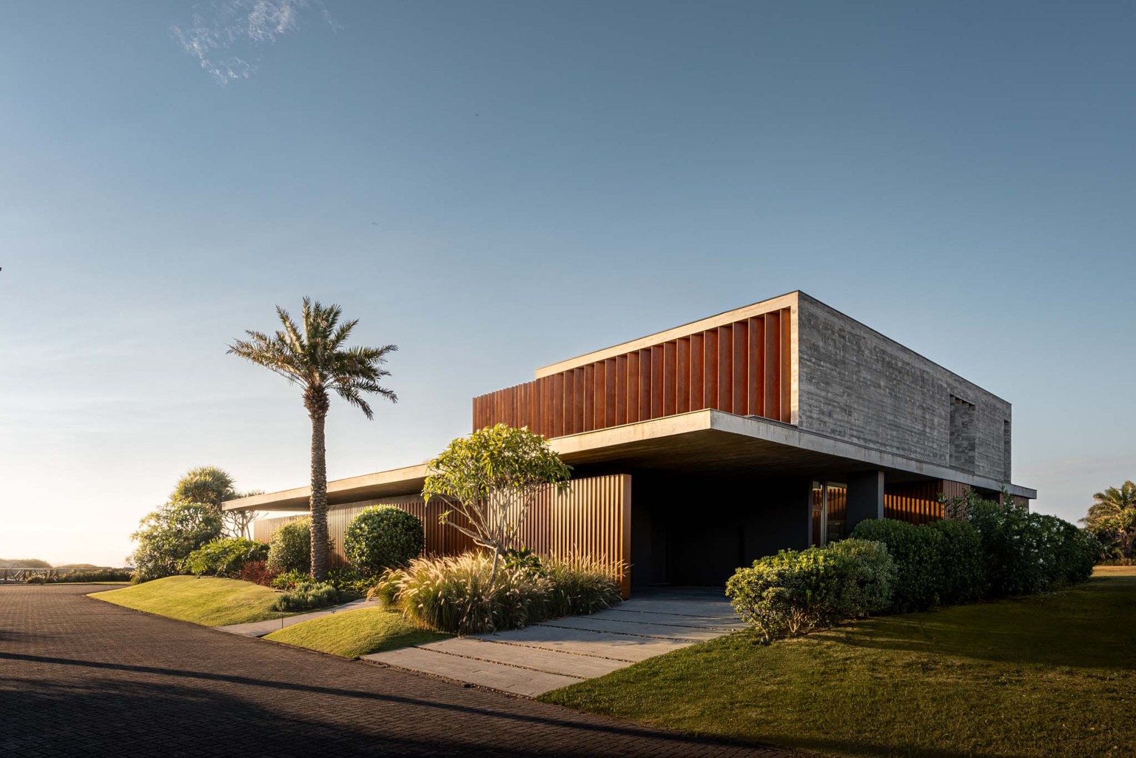 Maré House by Stemmer Rodrigues Arquitectura. Photograph by Gabriel Konrath.