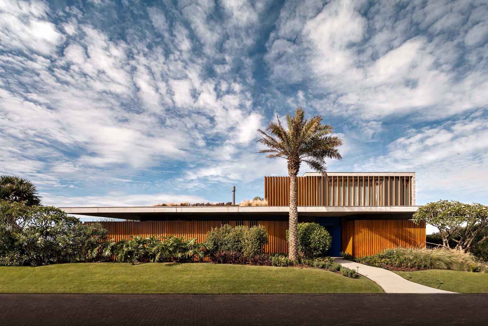 Maré House by Stemmer Rodrigues Arquitectura. Photograph by Gabriel Konrath.