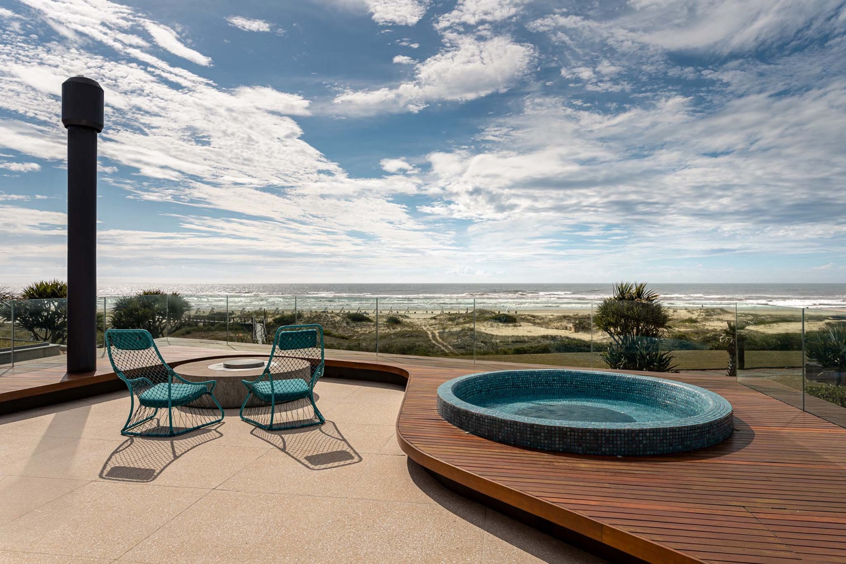 Maré House by Stemmer Rodrigues Arquitectura. Photograph by Gabriel Konrath.