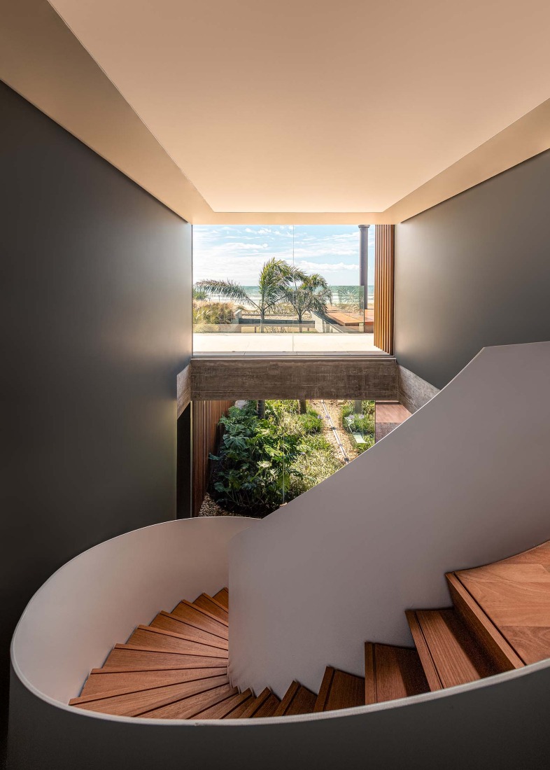 Maré House by Stemmer Rodrigues Arquitectura. Photograph by Gabriel Konrath.