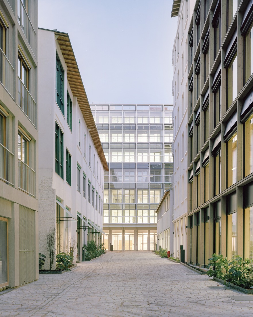 206 Lafayette - Reestructuración y densificación de una manzana de uso mixto que incluye oficinas, viviendas sociales y locales comerciales por DATA architectes + THINK TANK architecture. Fotografía por Maxime Delvaux.