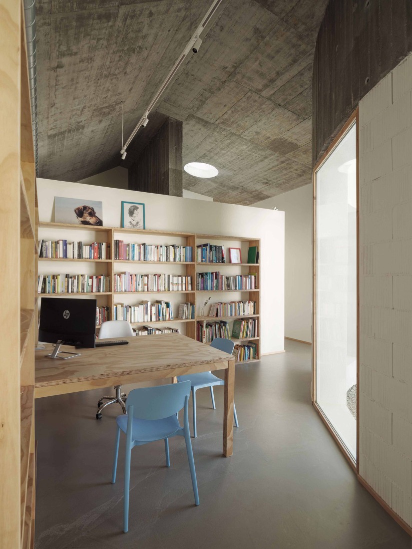 Vivienda Cecebre por Sinaldaba. Fotografía por Luís Díaz Díaz.