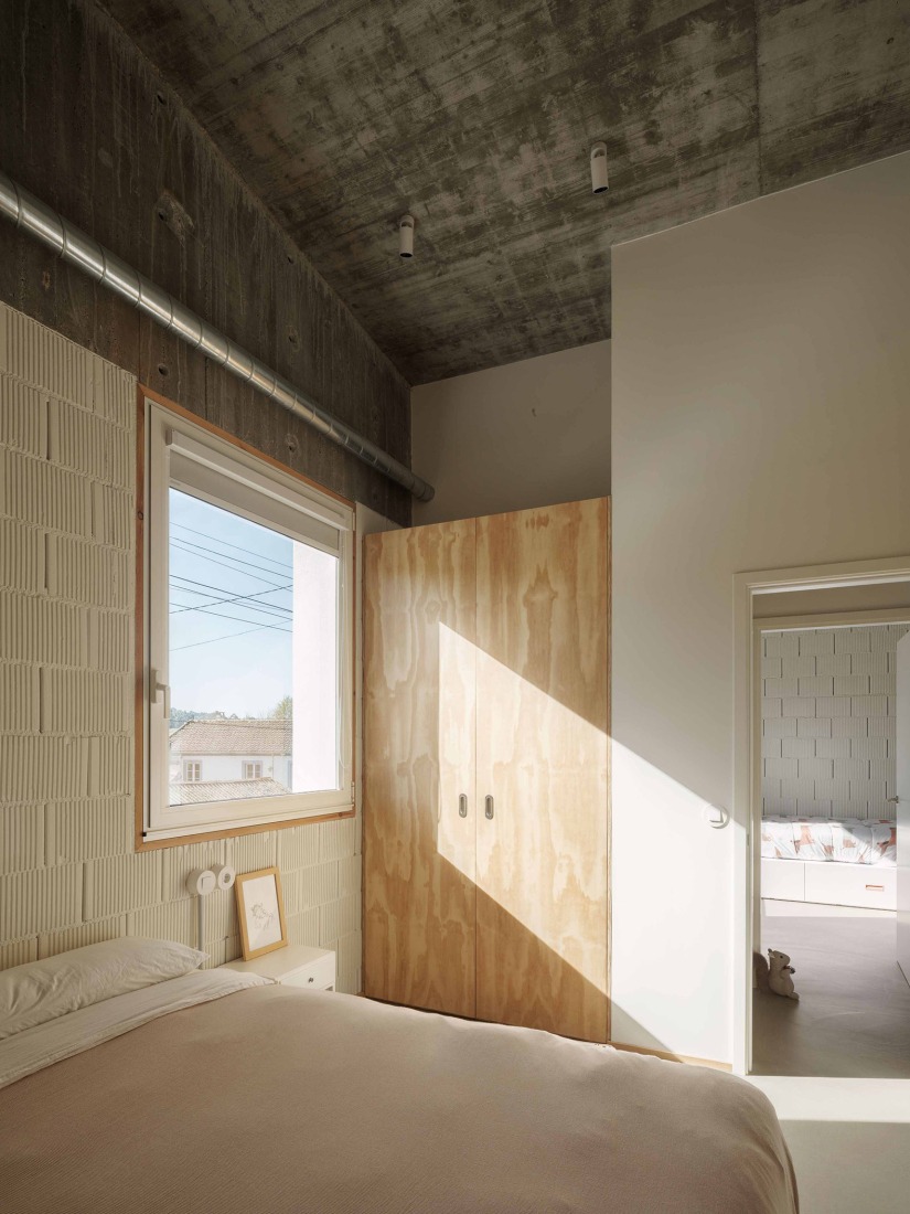 Vivienda Cecebre por Sinaldaba. Fotografía por Luís Díaz Díaz.