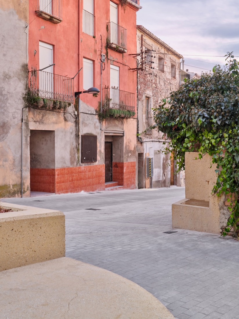 Aguilar Square by vora + Toni Riba. Photograph by Adrià Goula.
