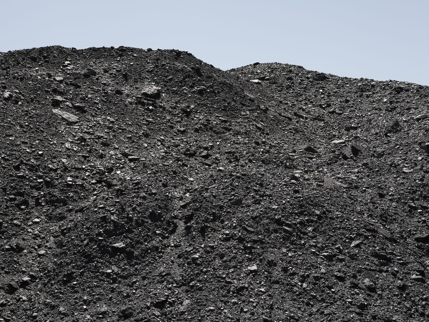 The Perfect Mountains III (detail). Pigment print on cotton paper. Dimensions 54 × 72 cm. Courtesy of Jorge Yeregui, VEGAP, Madrid, 2026.