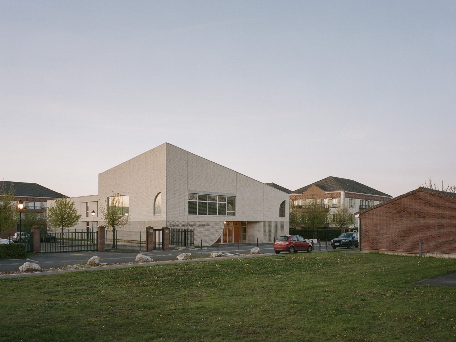 Jean-Claude Casadesus Conservatory and Auditórium by Ateliers O-S architectes. Photograph by Cyrille Weiner.