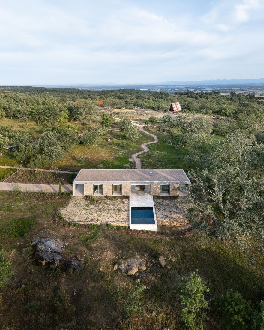 RJ House by Estudio Arquitectura Hago. Photograph by Gabriel Gallego.