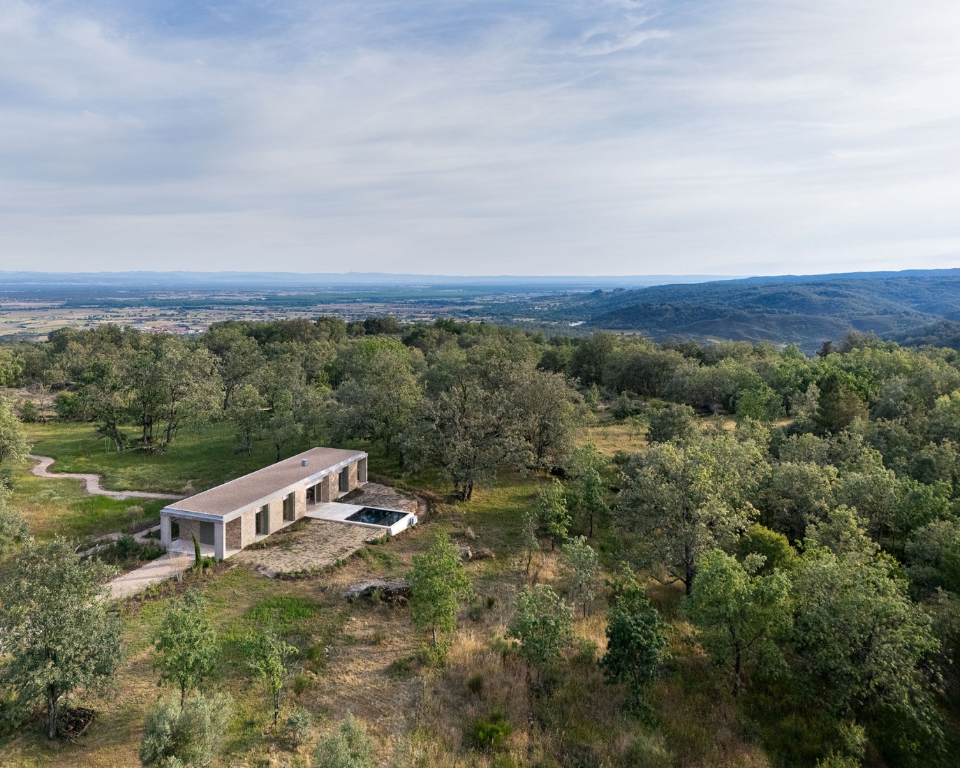 RJ House by Estudio Arquitectura Hago. Photograph by Gabriel Gallego.