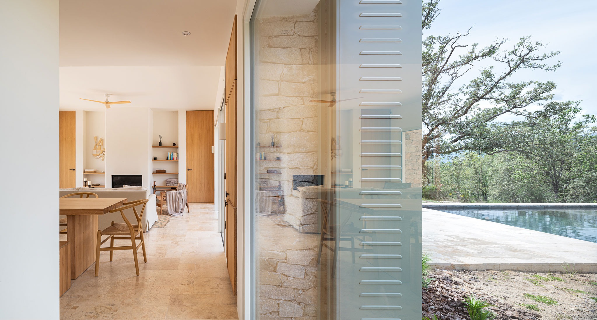 RJ House by Estudio Arquitectura Hago. Photograph by Gabriel Gallego.