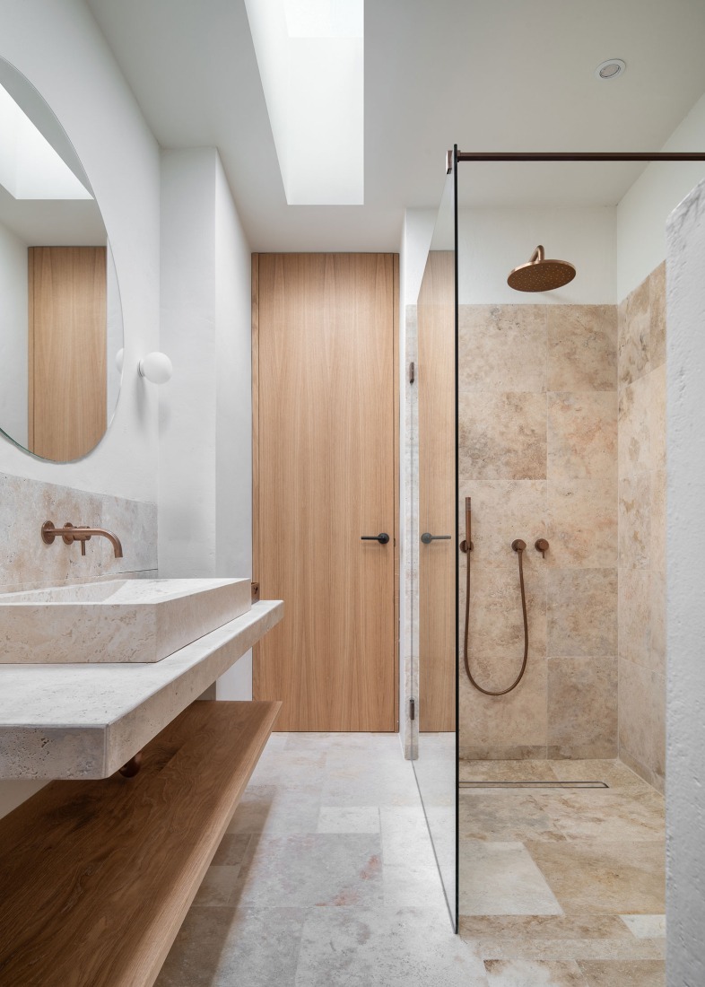 RJ House by Estudio Arquitectura Hago. Photograph by Gabriel Gallego.