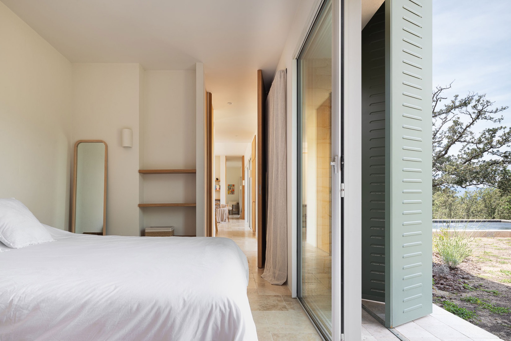 RJ House by Estudio Arquitectura Hago. Photograph by Gabriel Gallego.