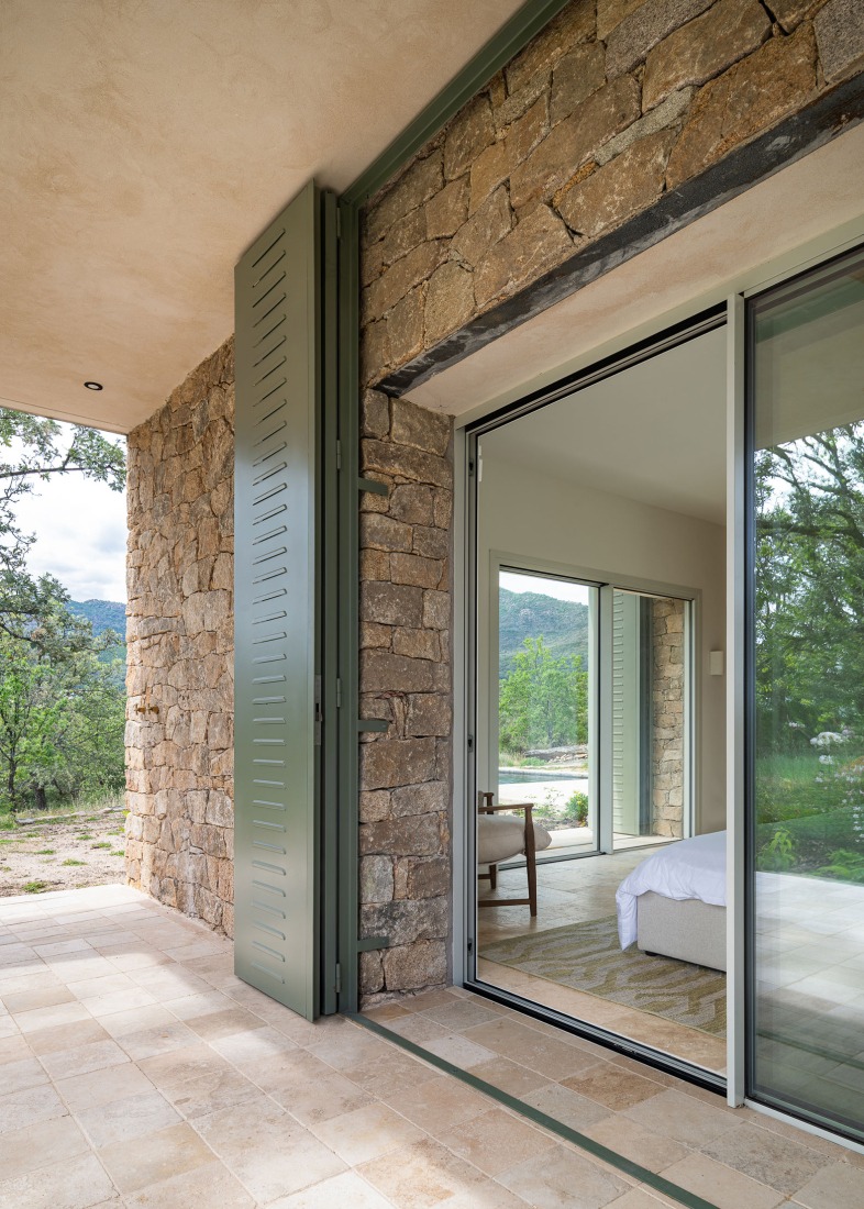 RJ House by Estudio Arquitectura Hago. Photograph by Gabriel Gallego.