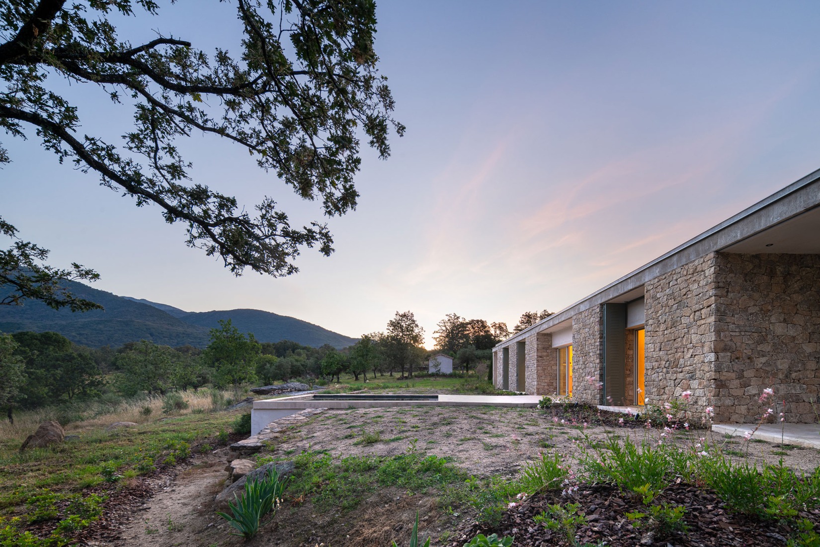 RJ House by Estudio Arquitectura Hago. Photograph by Gabriel Gallego.