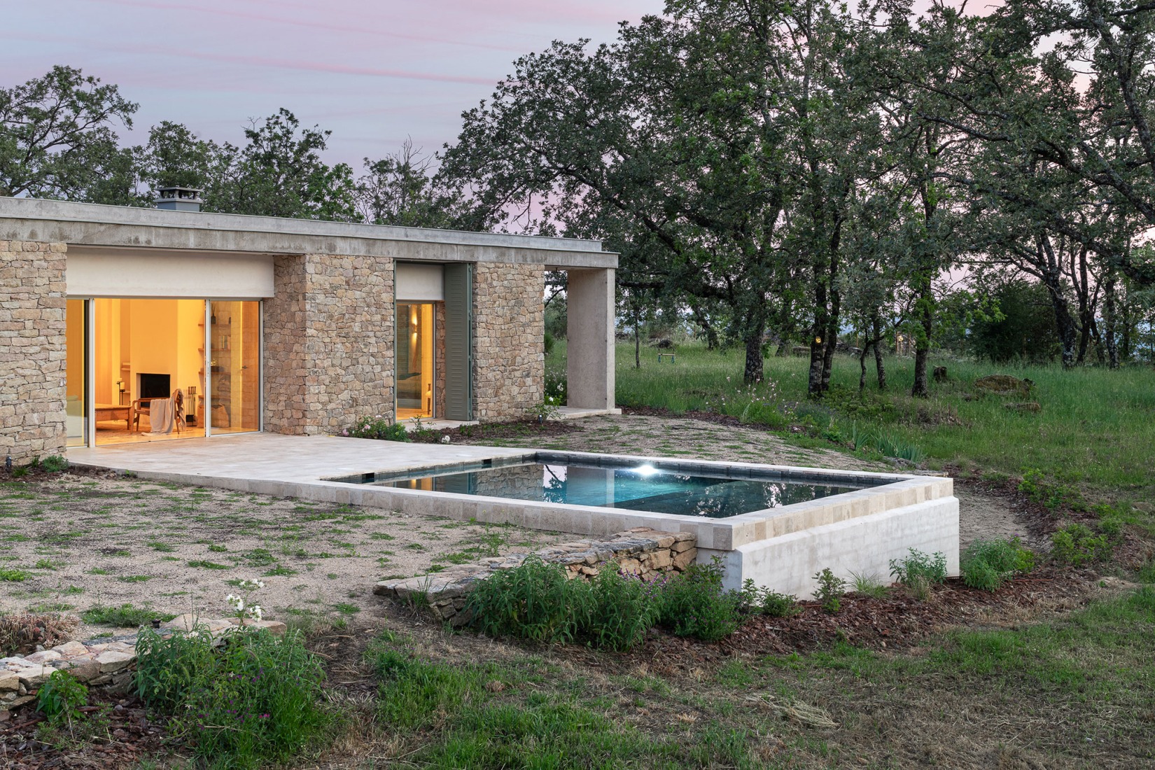 RJ House by Estudio Arquitectura Hago. Photograph by Gabriel Gallego.