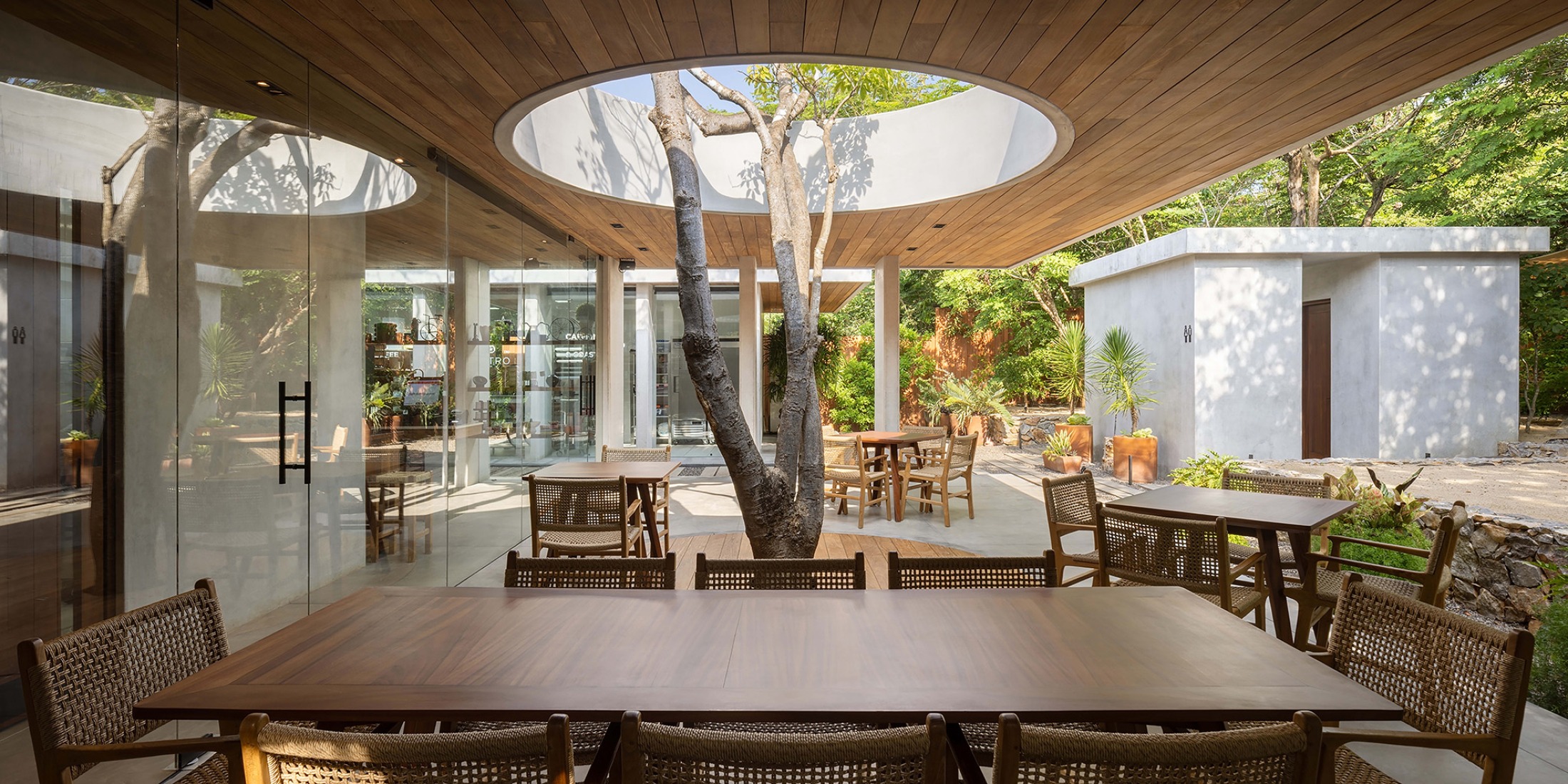 "Cuattro Casa de Café" by Faci Leboreiro. Photograph by Rafael Gamo.