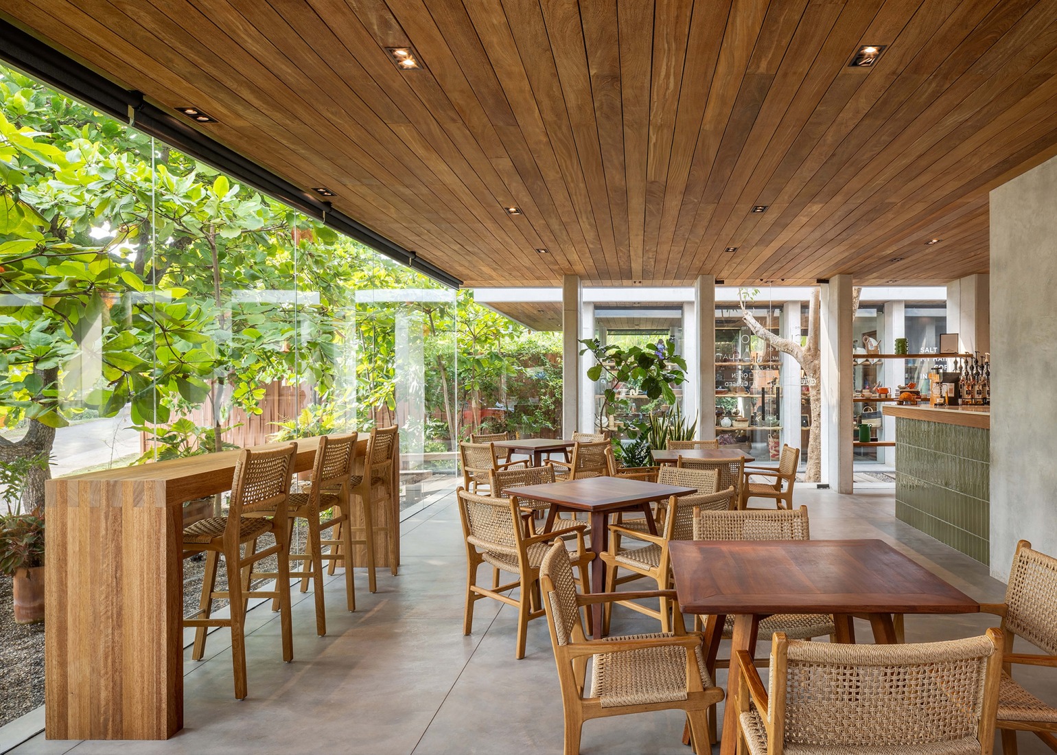 "Cuattro Casa de Café" by Faci Leboreiro. Photograph by Rafael Gamo.